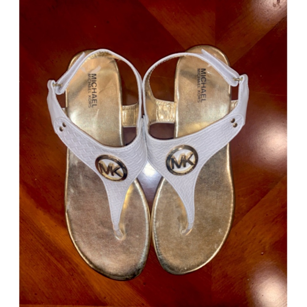 Michael Kors slight wedge sandals Women’s size 4